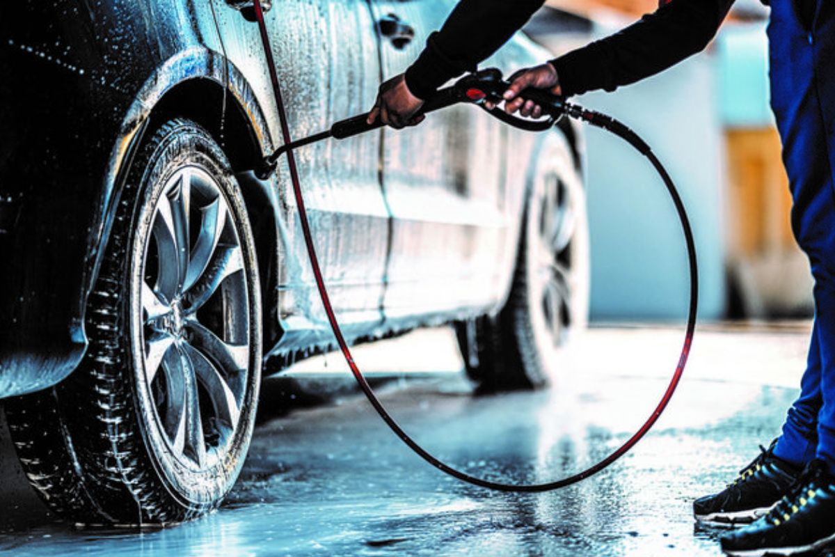 Comparing Car Washing vs Auto Detailing